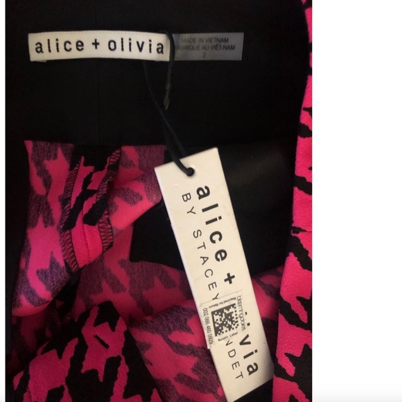 Alice and Olivia Willa Silk Houndstooth Blouse - Picture 8 of 8